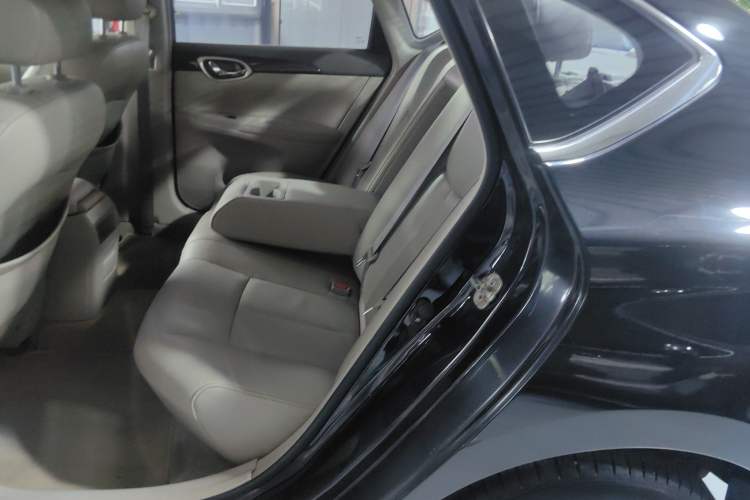 Used Nissan Sylphy 2014 1.6XV CVT Deluxe Edition
