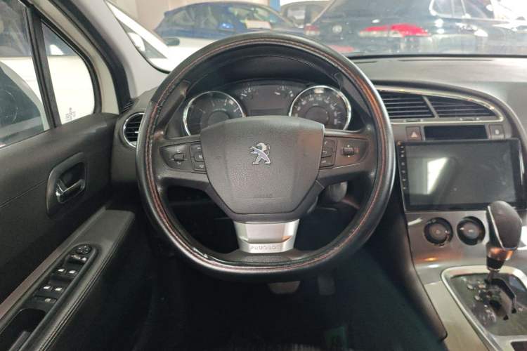 Used Peugeot 3008 2018 2.0L Automatic Classic Edition
