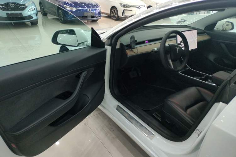 Used Tesla Model 3 2019 Standard Range Rear-Drive Upgraded Version
