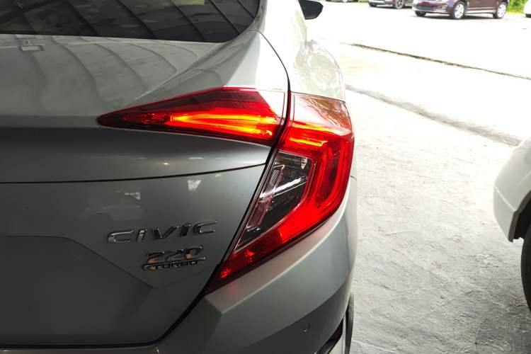 Used Honda Civic 2016 220TURBO CVT Luxury Edition
