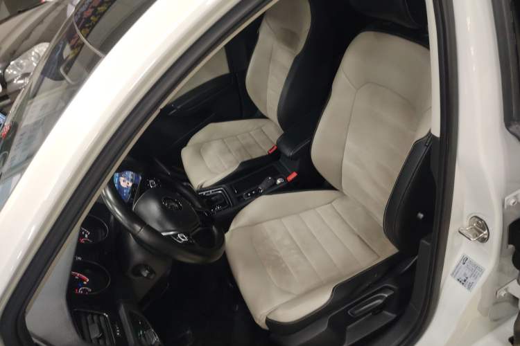 Used Volkswagen Golf 2017 230TSI Automatic Luxury Million-Vehicle Commemorative Edition