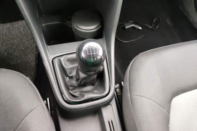 Used Volkswagen Jetta 2015 Value Edition 1.6L Manual Fashionable Style
