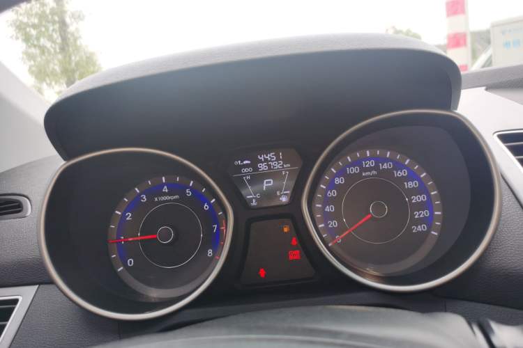 Used Hyundai Elantra (5th Generation / Langdong) 2016 1.6L Automatic Smart Version