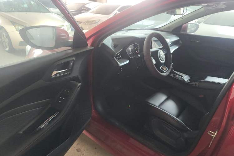 Used MG 5 2022 180 DVVT CVT Youth Luxury Edition
