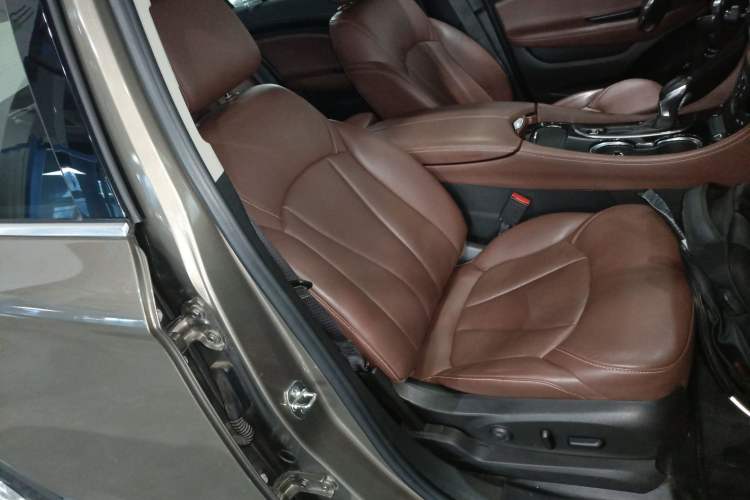 Used Buick Envision 2018 20T Two-Wheel Drive Luxury Model