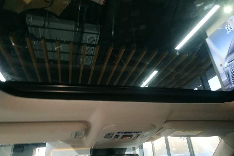 Used Toyota Highlander 2022 Dual-Engine 2.5L Four-Wheel Drive Prestige Version 7 Seats