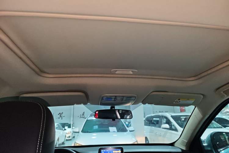 Used Dongfeng Fengon S560 2018 1.8L Manual Comfort 5-Seater China V Standard
