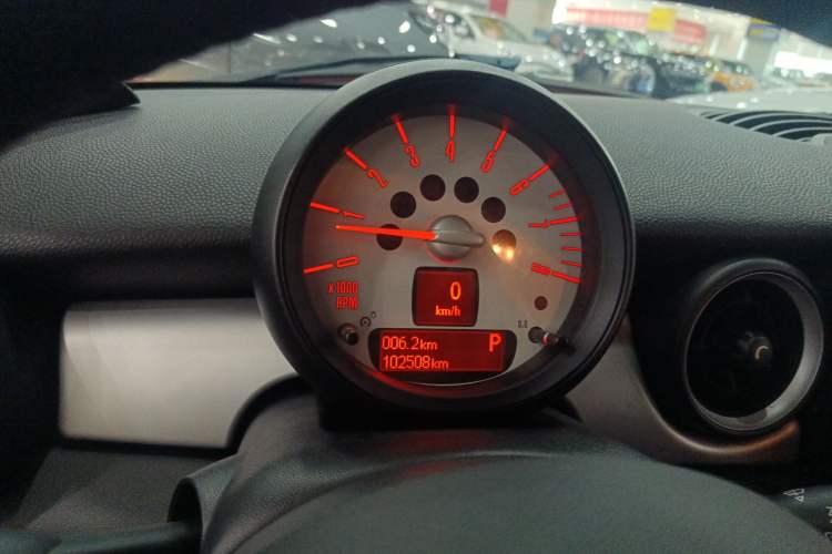 Used  MINI 2011 1.6L ONE
