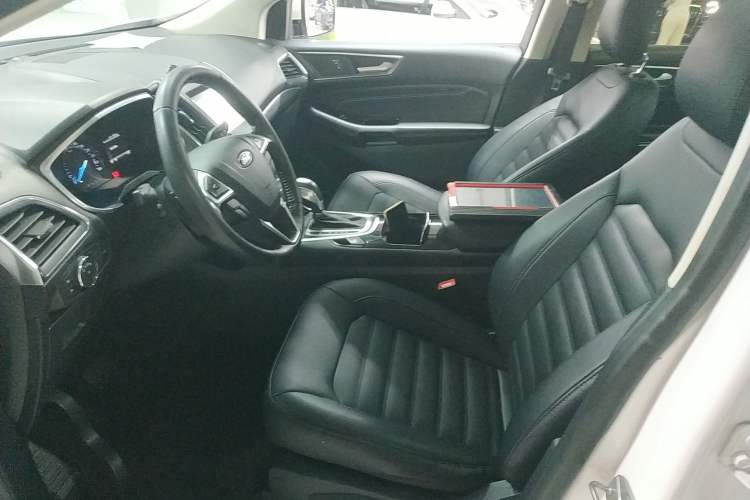 Used Ford Edge 2018 EcoBoost 245 Two-Wheel-Drive Titanium 7-Seater China VI Standard
