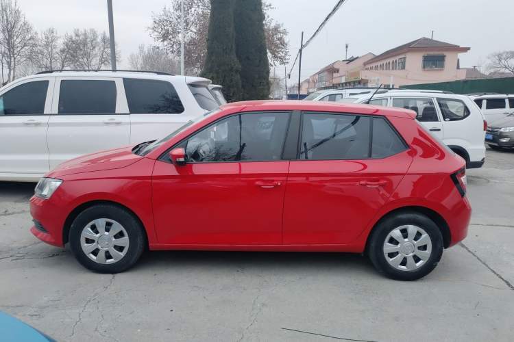Used Skoda Fabia 2015 1.4L Automatic Front-Drive Model