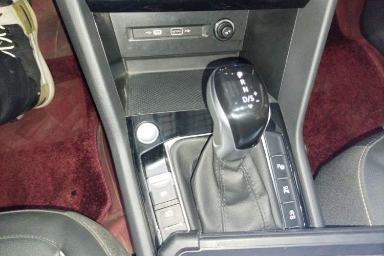 Used Volkswagen Tiguan L 2024 330TSI Automatic Two-Wheel Drive R-Line Enhanced Edition