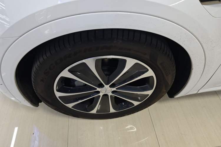 Used Hima Luxeed R7 2025 Range-Extended Version 251 km Max