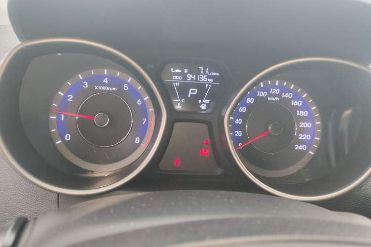 Used Hyundai Elantra (5th Generation / Langdong) 2016 1.6L Automatic Smart Version
