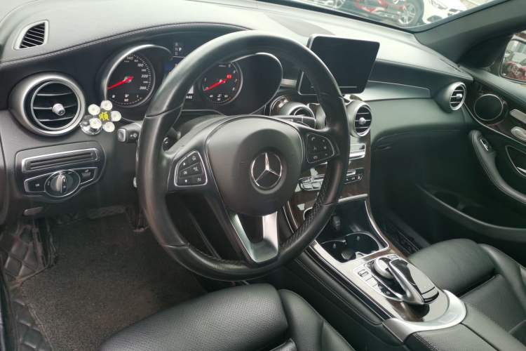 Used Mercedes-Benz GLC 2019 GLC 260 L 4MATIC Dynamic Model
