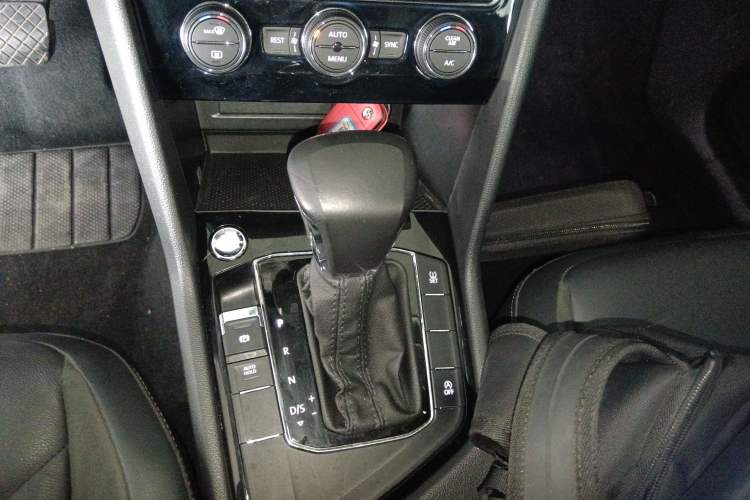 Used Volkswagen Tiguan L 2018 Facelift 330TSI Automatic Two-Wheel Drive Luxury Edition
