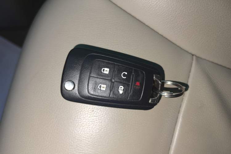 Used Buick GL8 2018 28T Luxury Model China VI Standard
