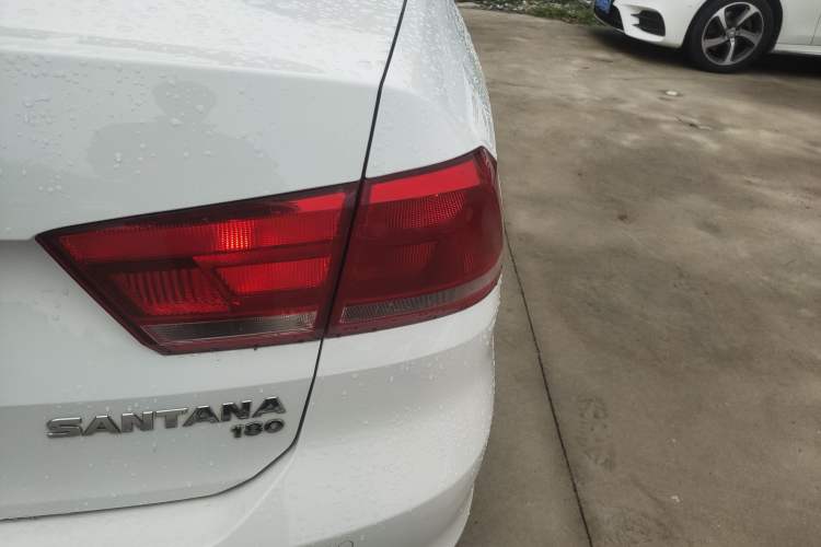 Used Volkswagen Santana 2015 1.6L Automatic Comfort Edition