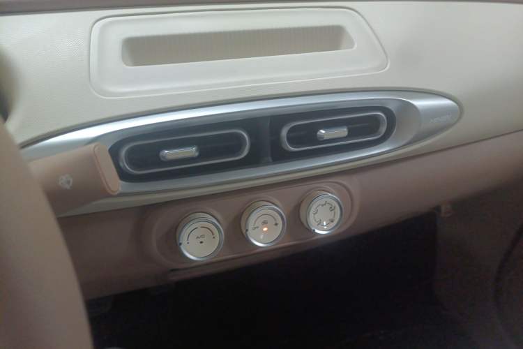 Used Wuling Hongguang MINIEV 2025 Four-Door Version Advanced Edition
