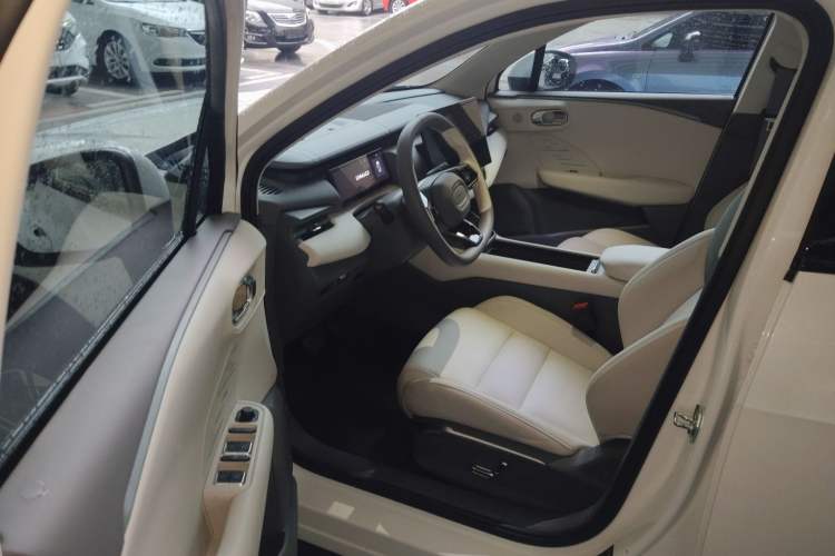 Used Lynk & Co 06 EM-P 2023 EM-P 126 Long-Range Pro
