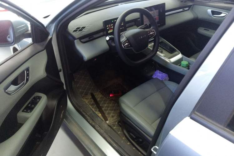 Used Roewe D6 2025 450km Deluxe Edition
