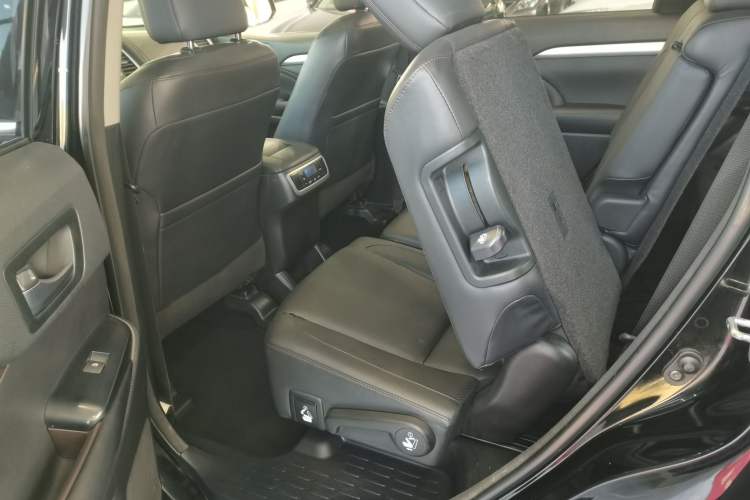 Used Toyota Highlander 2015 2.0T Four-Wheel Drive Luxury Edition 7-Seater
