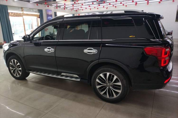 Used GAC Trumpchi GS8 2017 320T Two-Wheel Drive Luxury Smart Connectivity Version (7 Seats)
