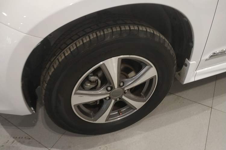 Used Haval H6 2015 Upgraded Model 1.5T Manual Two-Wheel Drive Elite Version
