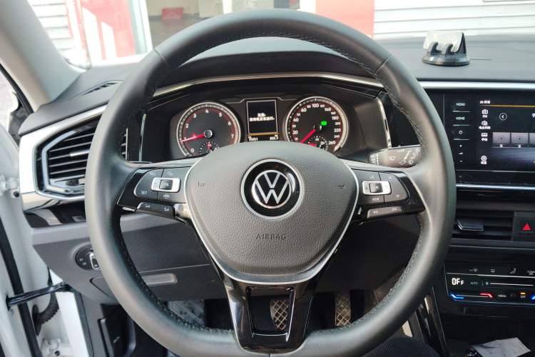 Used Volkswagen Tayron 2022 280TSI Two-Wheel Drive Luxury Smart Connectivity Version
