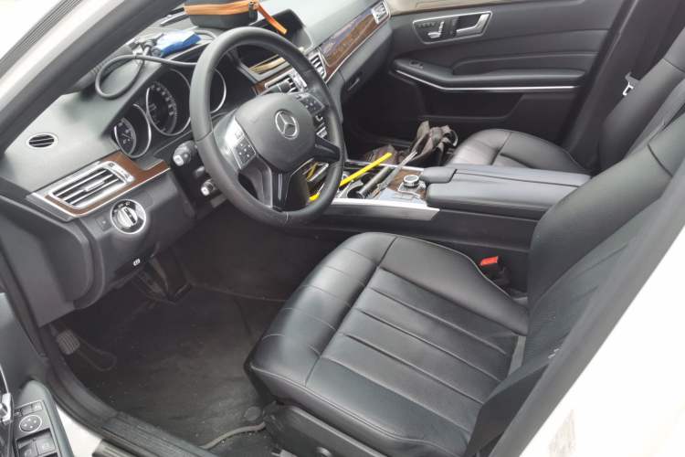 Used Mercedes-Benz E-Class 2015 Facelift E 200 L
