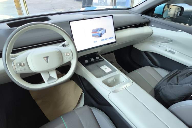 Used  L07 2024 230Max Qiankun Intelligent Driving ADS SE Range-Extended Version
