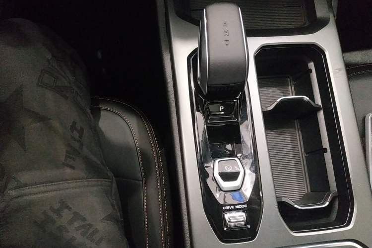 Used Geely Auto Haoyue L 2025 2.0T DCT Luxury Edition