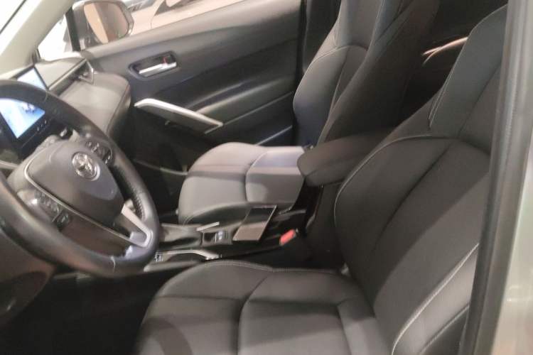 Used Toyota FRONTLANDER 2023 2.0L Smart Electric Hybrid Dual-Engine Deluxe Version
