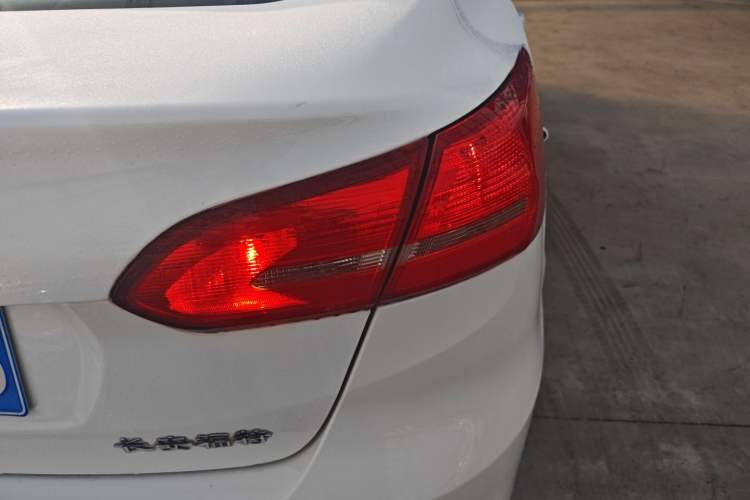 Used Ford Focus 2015 Sedan 1.6L Automatic Comfort Model
