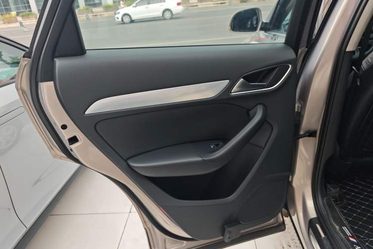 Used Audi Q3 2015 35 TFSI Comfort Model
