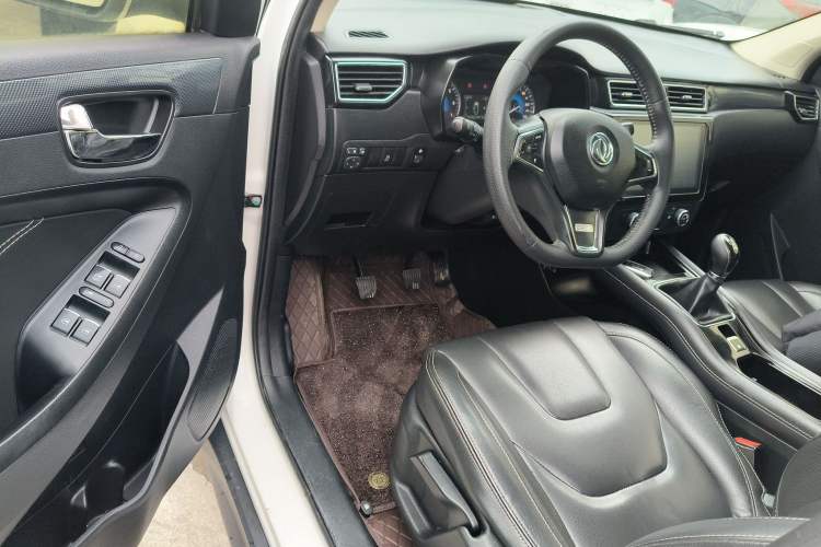 Used Dongfeng Fengon 580 2017 1.5T Manual Luxury Model