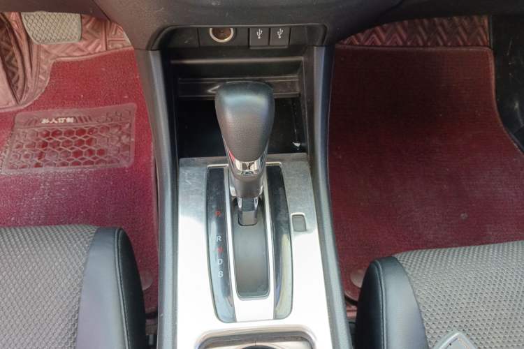 Used Honda Jade 2017 1.8L automatic Comfort version 5 seats
