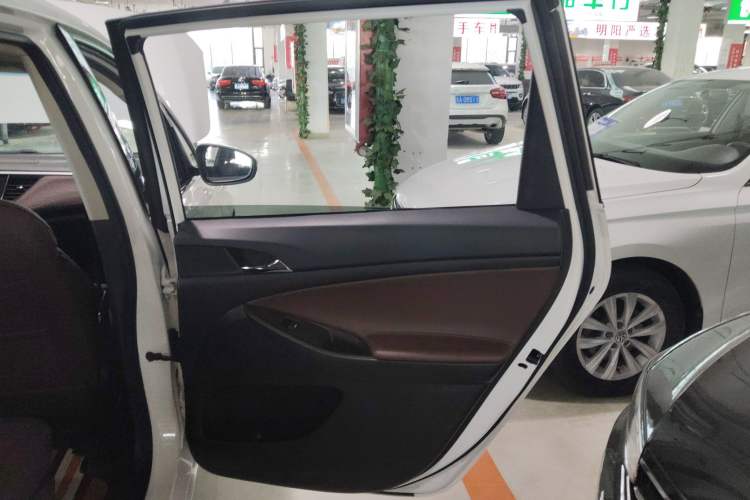 Used Buick GL6 2019 18T 6-Seater Connected Luxury Version China VI Standard