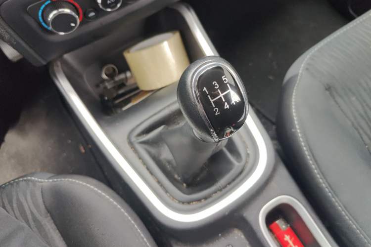 Used Jinbei Gold Hiace M Classic 2022 1.5L Engineering Lion Passenger Vehicle 6 Seats
