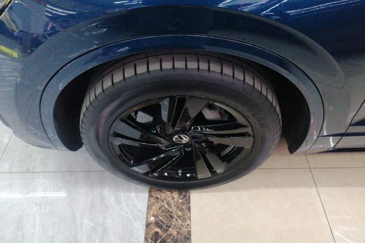 Used Volkswagen Touareg 2021 3.0 TSI Luxury Edition Black Diamond Sport Package
