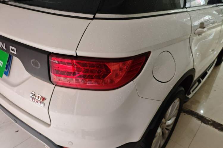 Used Land X7 2015 2.0T Panoramic Prestige Edition
