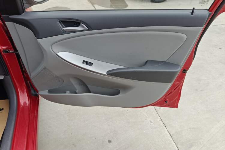 Used Hyundai Verna 2014 1.4L Automatic Smart GLS
