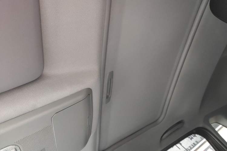 Used Peugeot 3008 2015 2.0L Automatic Classic Edition
