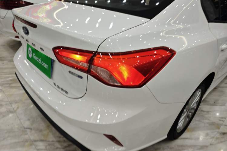 Used Ford Focus 2020 Sedan EcoBoost 180 Automatic Trend Edition