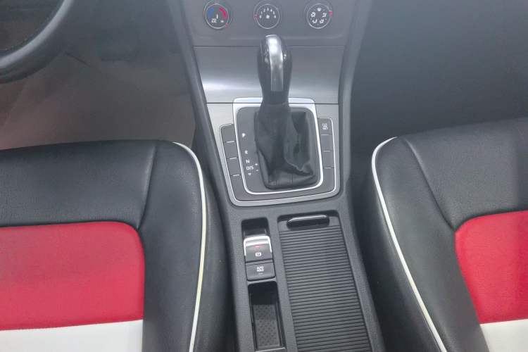 Used Volkswagen Golf 2015 1.6L Automatic Comfort Model
