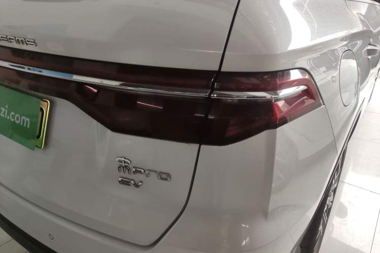 Used BYD Song Pro New Energy 2019 EV High-Power Luxury Model
