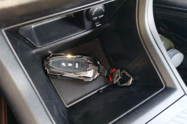 Used Luxgen U5 SUV 2017 1.6L CVT Jazz Edition
