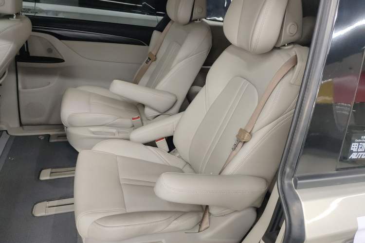 Used Buick GL8 2021 ES Landtrek 653T Comfort Edition
