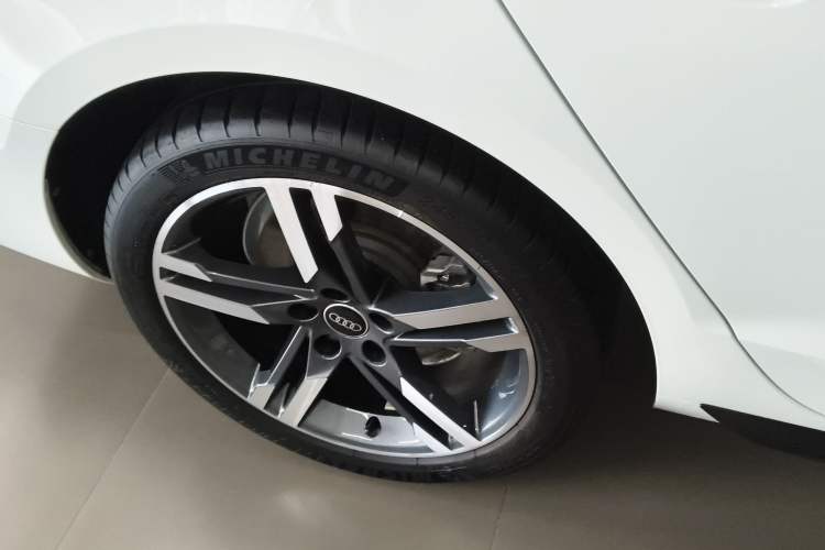 Used Audi A4L 2022 40 TFSI Luxury Dynamic Model