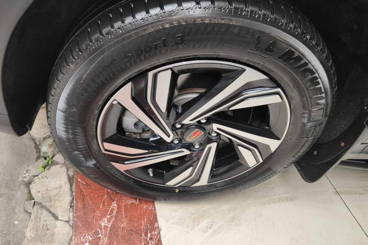 Used Hongqi HS5 2022 Revised Version 2.0T Smart Connect Flagship Edition