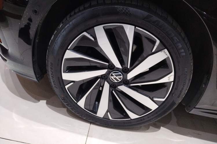 Used Volkswagen Passat 2022 330TSI Luxury Edition Custom Version
